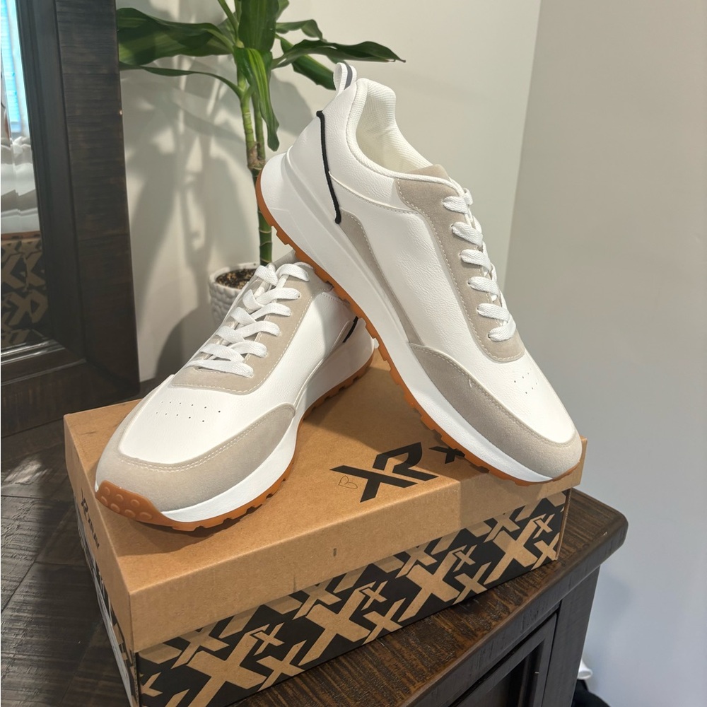 White grey sneakers X-ray size 11